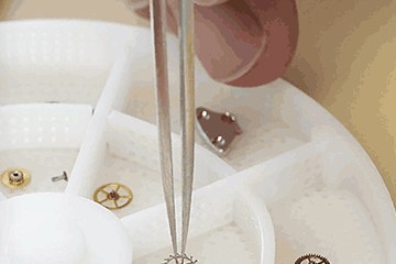 哈尔滨爱彼白金表带维修